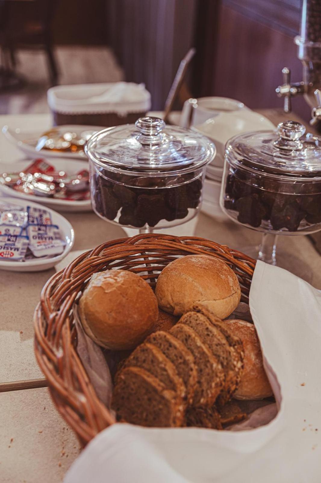 Hotel Fox Wolbórz Dış mekan fotoğraf