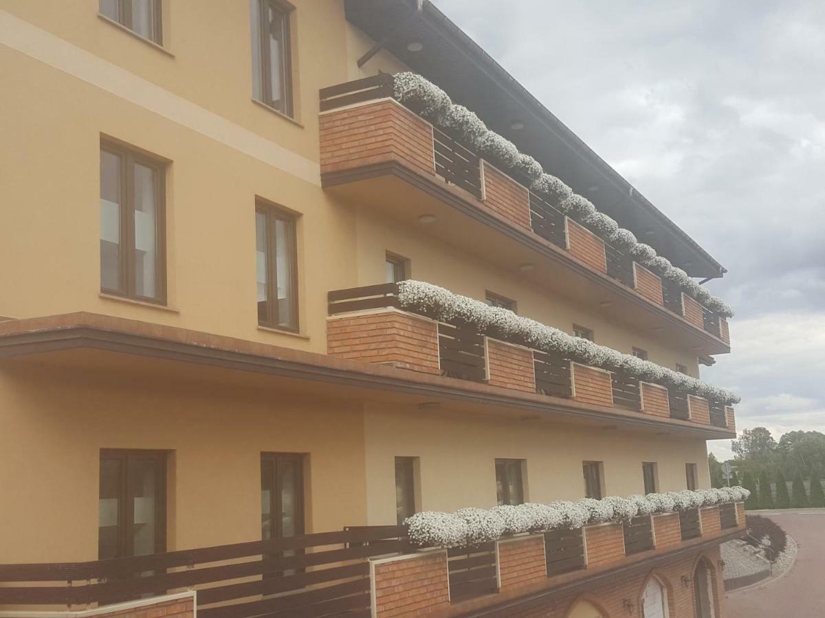 Hotel Fox Wolbórz Dış mekan fotoğraf